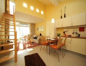 Dining - Elegant Eingerichtete Ferienwohnung (Mirow)