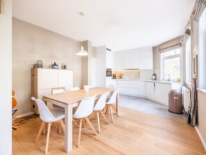 House | Private kitchen | Toaster - Coastal Villa in Center, 400m From the Sea (Koksijde)