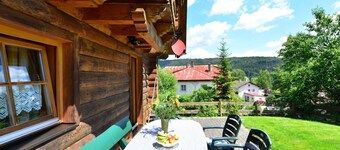 Ferienhaus aus Holz in der Nahe des Skigebiets