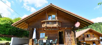 Ferienhaus aus Holz in der Nahe des Skigebiets