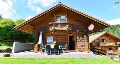 Ferienhaus aus Holz in der Nahe des Skigebiets