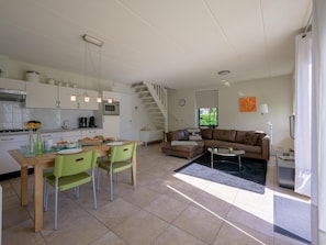 Dining - Bungalow in Sondel Near Slotermeer Lake (Sondel)