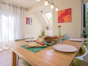 Dining - Bungalow in Sondel Near Slotermeer Lake (Sondel)
