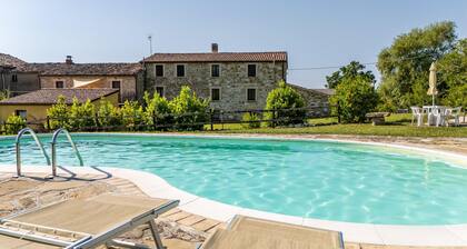 Magnificent Country House With Swimming Pool