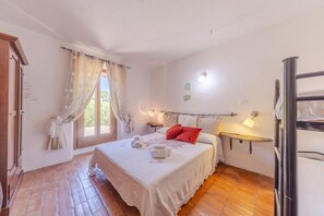 House | 4 bedrooms, individually furnished, bed sheets