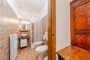 House | Bathroom - Farmhouse in Carpegna With Private Pool (Frontino)