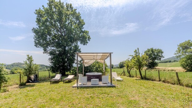 Unclassified image, 1 of 40, button - Farmhouse in Carpegna With Private Pool (Frontino)