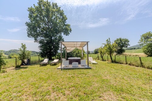Farmhouse in Carpegna With Private Pool