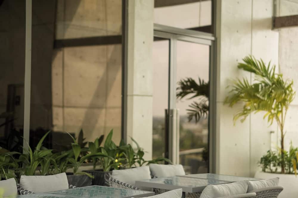 SeSaya Poshtel & Bistro - Colombo's Newest and Finest Poshtel Dorms and Rooms