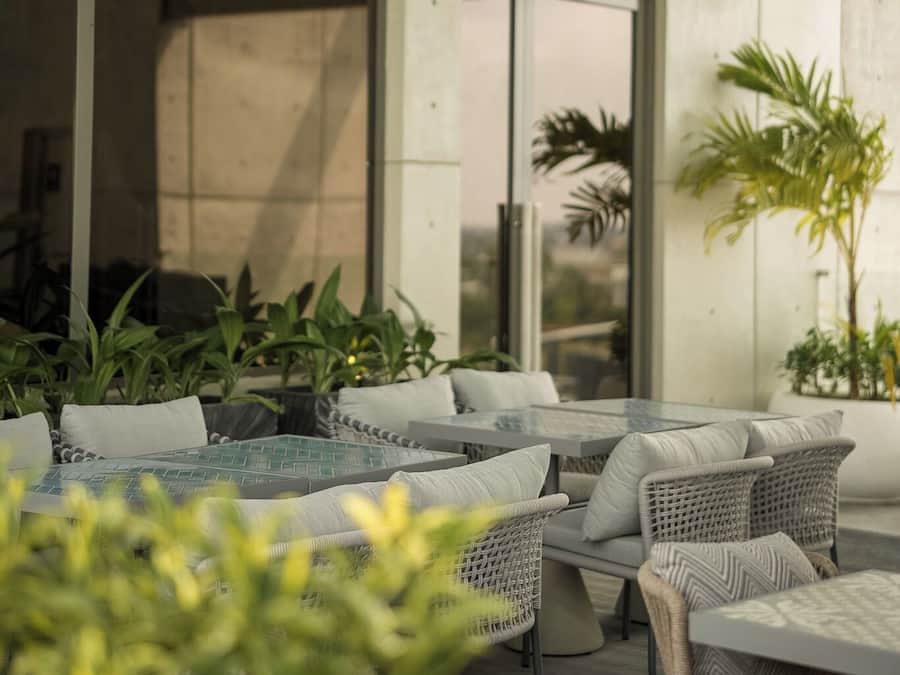 Aperto a colazione, pranzo e cena, cucina locale e internazionale