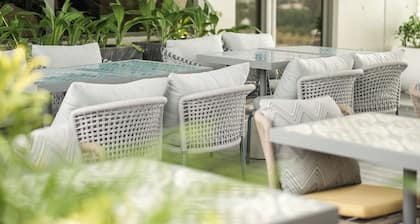 SeSaya Poshtel & Bistro - Colombo's Newest and Finest Poshtel Dorms and Rooms