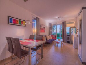 Apartment | Dining - Apartment in Tranquil Location (Rechlin)