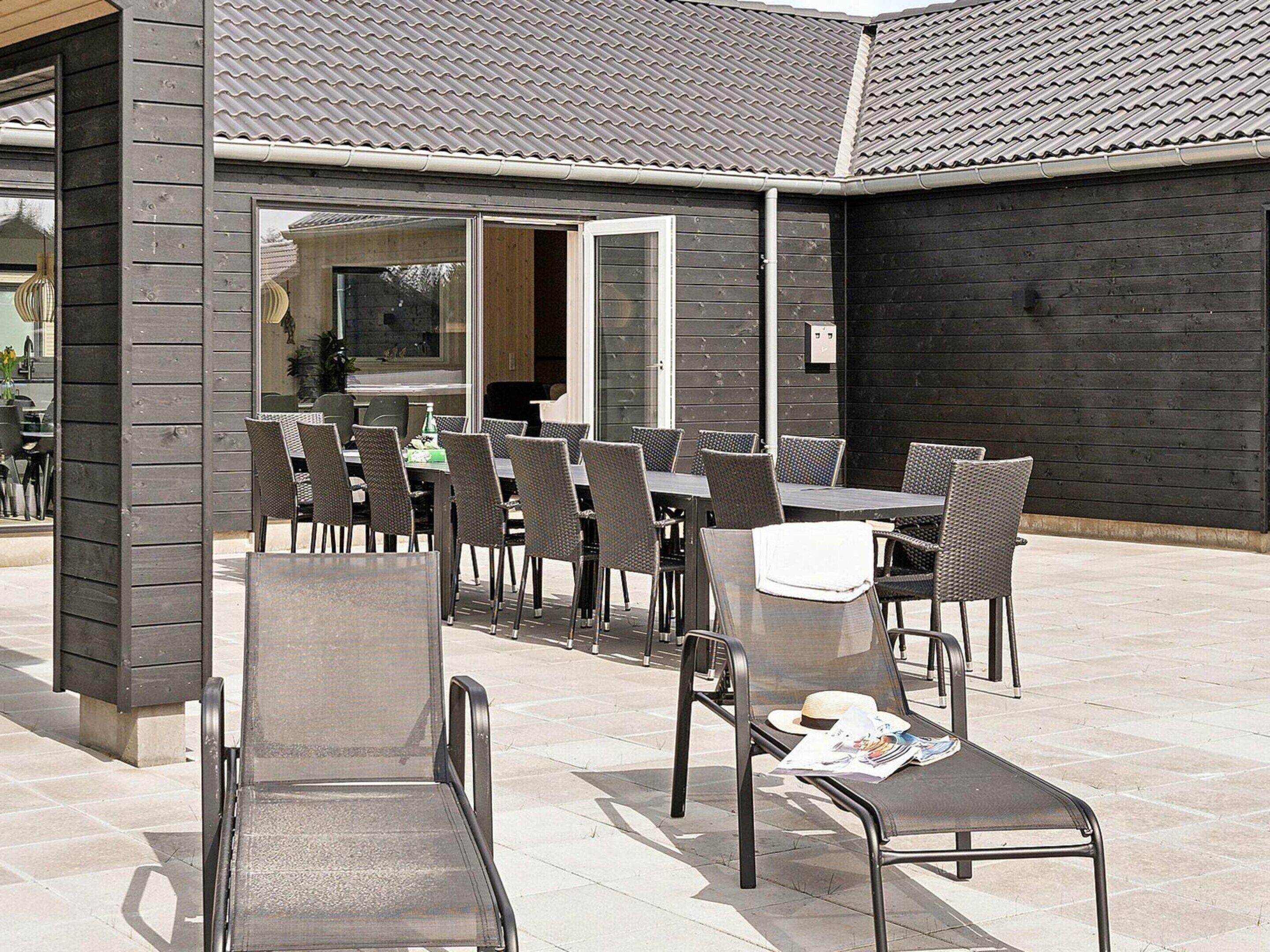 House | Outdoor dining