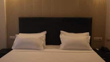 Room, City View | Room amenity