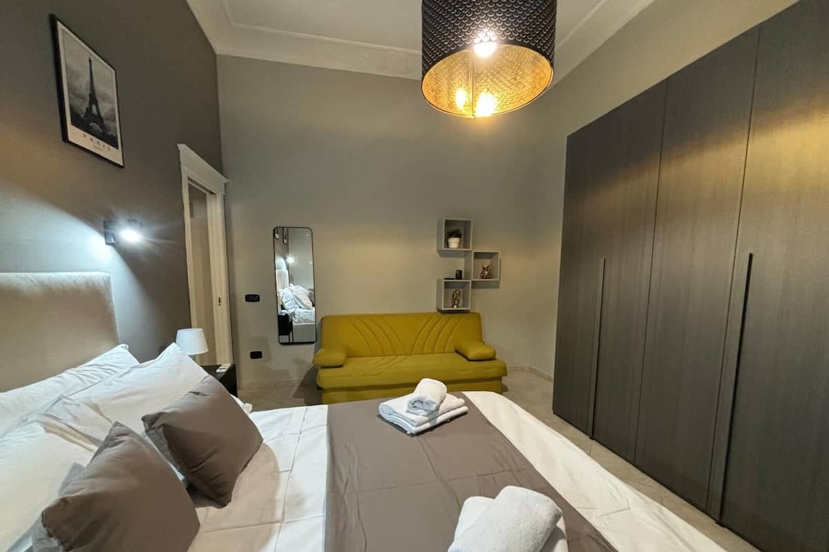 In-room safe, soundproofing, free WiFi