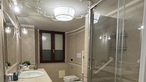 Sınıflandırılmamış resim, 25 üzerinden 3, düğme