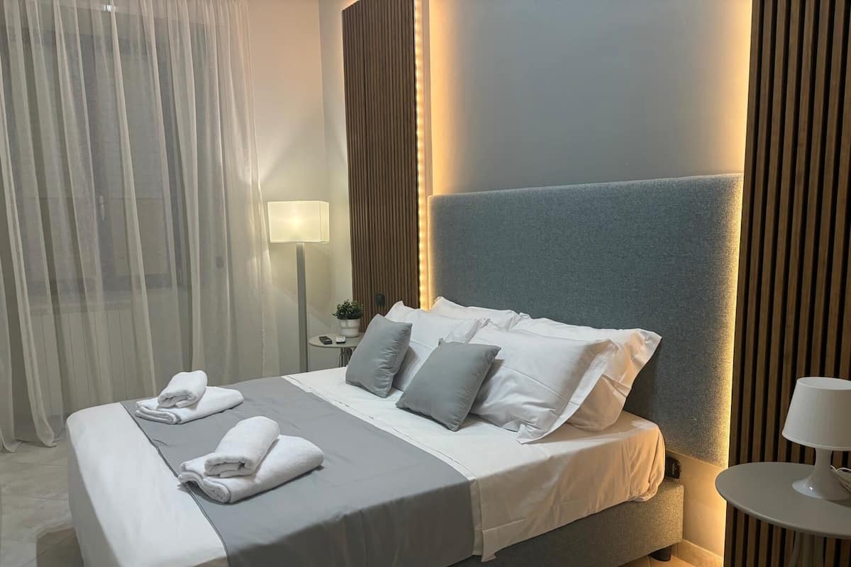 In-room safe, soundproofing, free WiFi