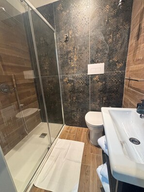 Free toiletries, hair dryer, towels, soap - Dimora71  (Naples)