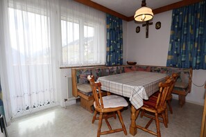 Huoneisto | Ruokailu