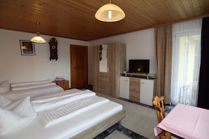 Apartment | 3 bedrooms, bed sheets - Holiday Apartment in Kappl Near ski Resort (Kappl)