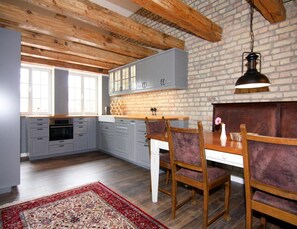 House | Dining