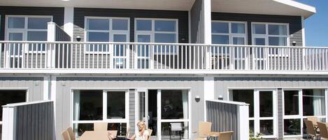 House | Outdoor dining