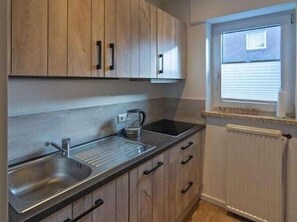 Réfrigérateur, four, plaque de cuisson, lave-vaisselle