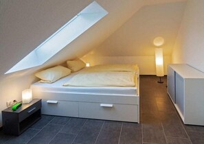 3 bedrooms, free WiFi, bed sheets