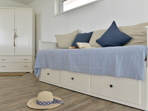 Huvila | 3 makuuhuonetta, yksilöllisesti kalustettu, silitysrauta/-lauta