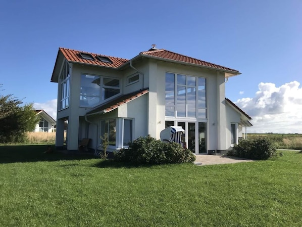 Villa | Exterior