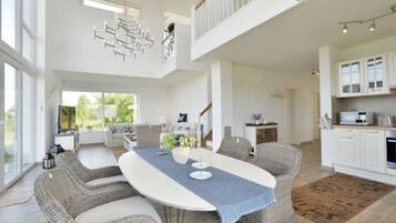 Villa | Dining