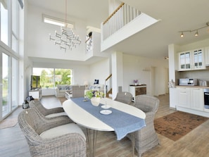 Villa | Dining
