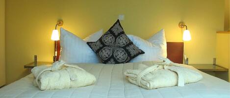Apartment | 1 bedroom, individually furnished, bed sheets
