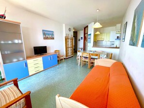 Apartment | Living room - Stunning Beach Apartment in Caorle (Caorle)