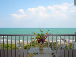 Apartment | Balcony - Stunning Beach Apartment in Caorle (Caorle)