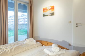Apartment | 2 bedrooms, individually furnished, bed sheets