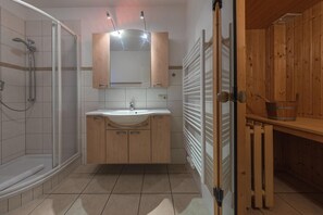 Apartment | Badezimmer | Handtücher