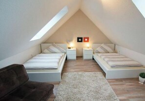 3 bedrooms, travel cot, free WiFi - Holiday apartment Auszeit (Norddeich)