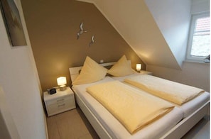 3 bedrooms, travel crib, free WiFi