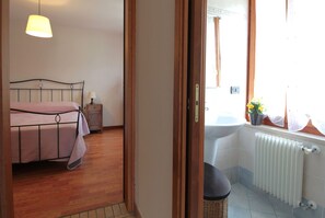 3 bedrooms, iron/ironing board, travel crib