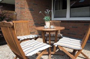 Outdoor dining - Holiday apartment Strandbox (Norddeich)