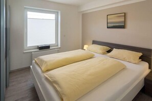 1 chambre, fer et planche à repasser, lit parapluie, Wi-Fi gratuit