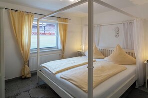 1 bedroom, travel cot, free WiFi - Holiday Apartment Dünenrose (Norddeich)