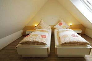 2 Schlafzimmer, Reisekinderbett, kostenloses WLAN