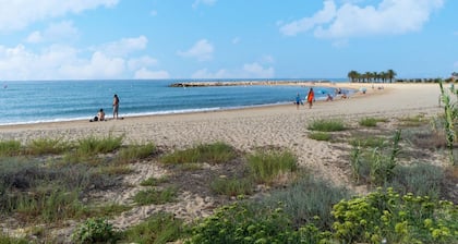 Sunny Villa by Platja Ardiaca