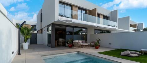 House | Pool