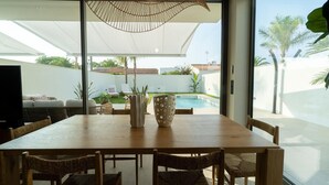 House | Dining - Sunny Villa by Platja Ardiaca (Cambrils)
