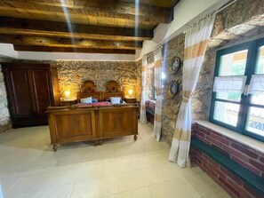 House | 2 bedrooms, individually furnished, iron/ironing board, bed sheets