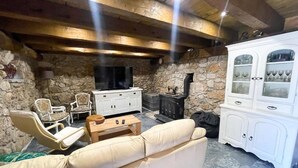 House | Living room - Adorable Home With Swimming Pool (Vinodol)