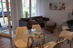 Una Smart TV, una chimenea